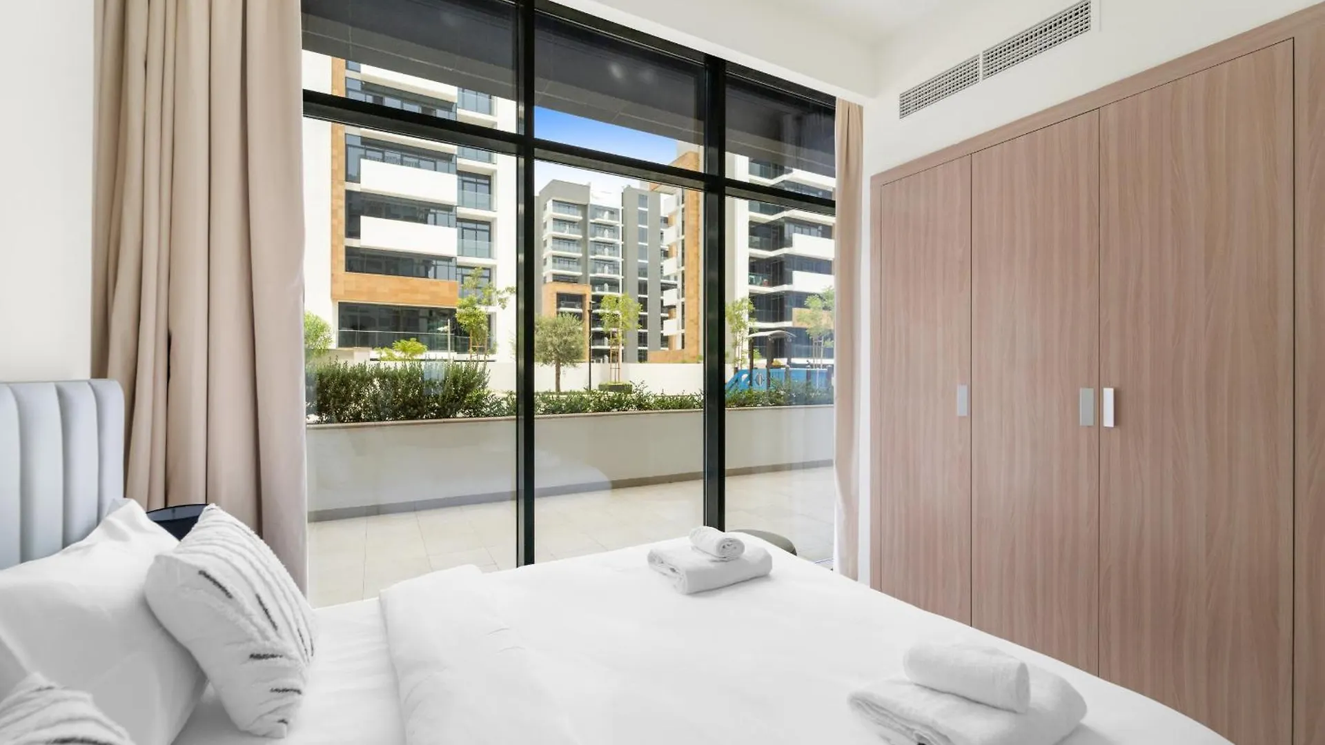 Vayk - Modern 3 Bd With A Spacious Terrace Dubai Lejlighed